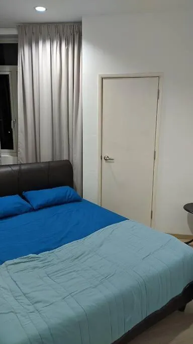 118: Cosy 2-Bedroom Condo With Seaview George Town